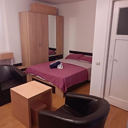 Апартаменты Central Best Cozy In Бухарест Экстерьер фото